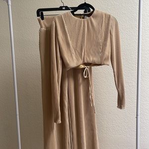 BBXBRAND Set Brand New with Tags-Great for holiday Parties!!!